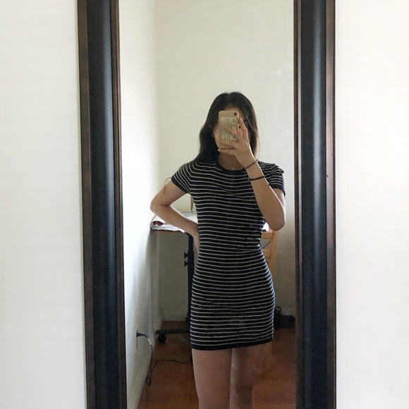 F21 TSHIRT DRESS - Picture 3 of 3